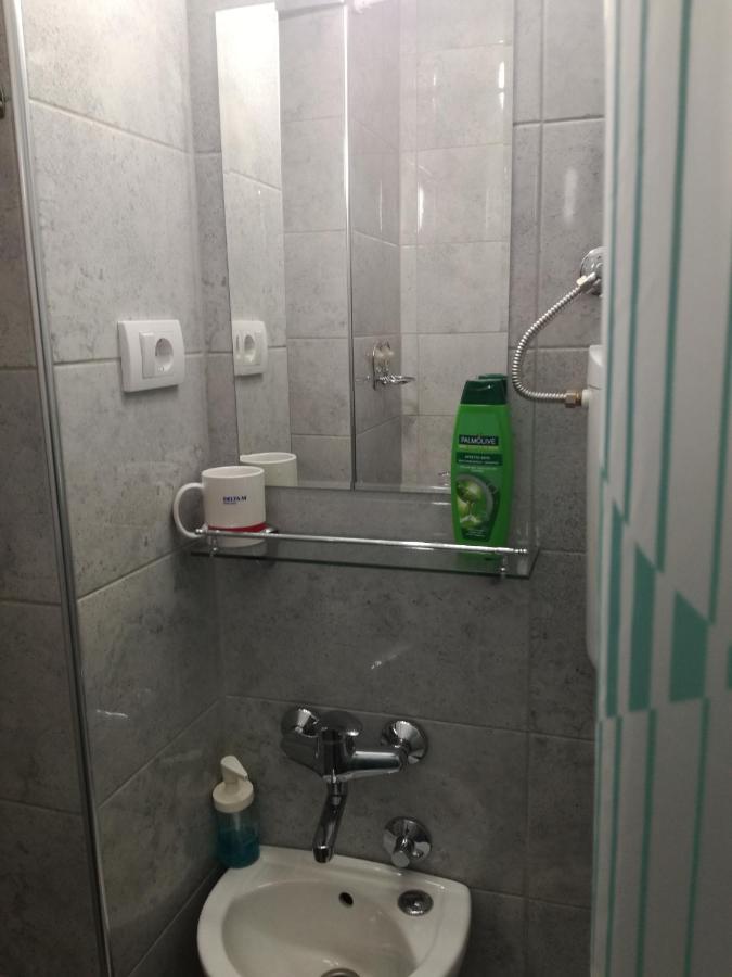 Mini Studio - One Traveler Apartman Belgrád Kültér fotó